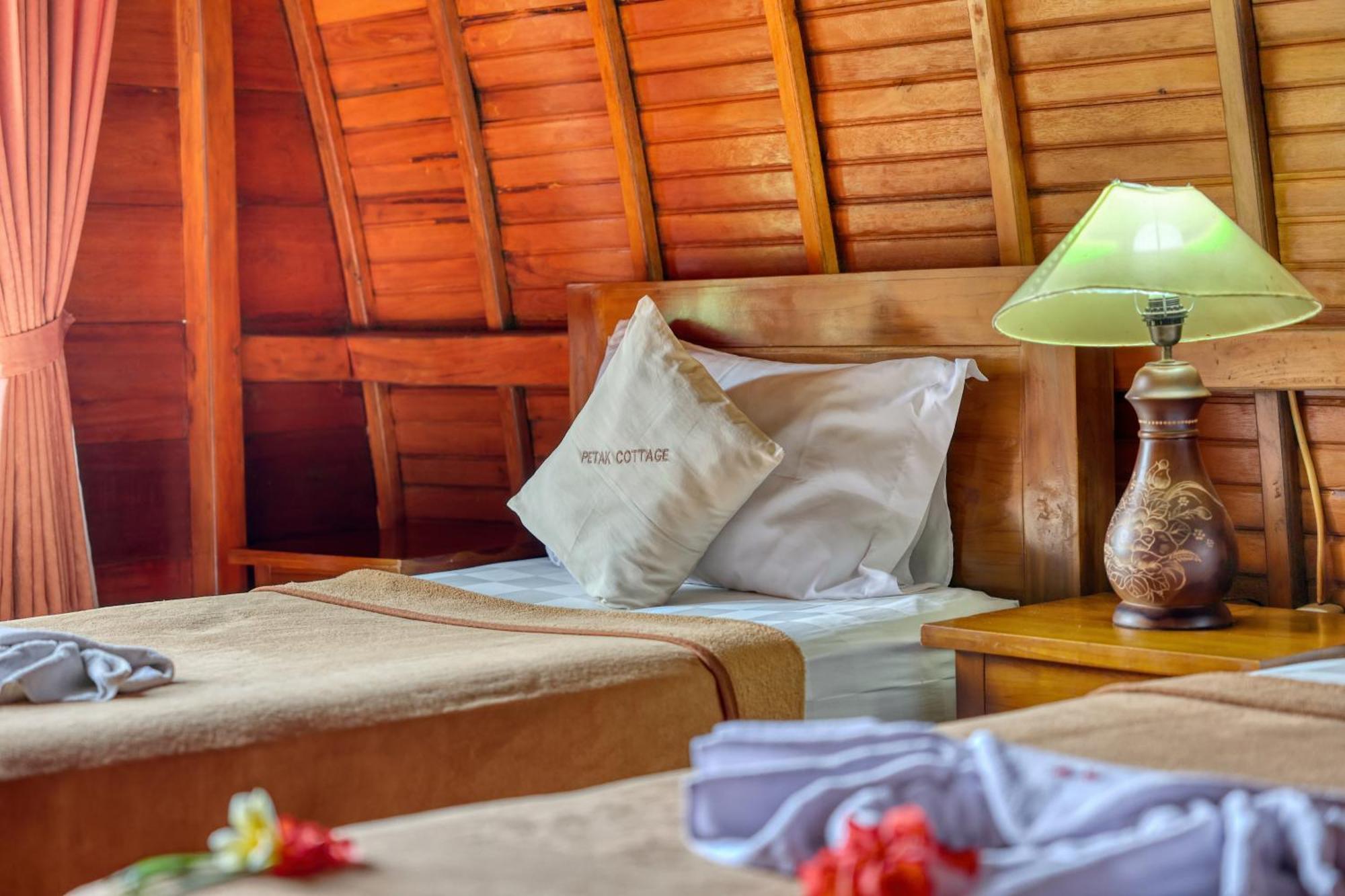 Petak Cottage Ped Екстериор снимка